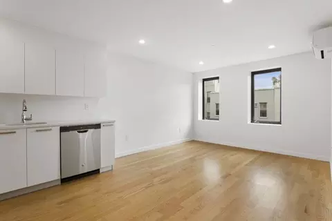 95 Diamond St #2A, Brooklyn, NY 11222