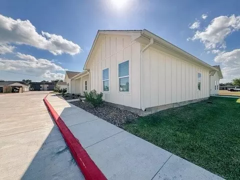 1901 E Sabine St #103, Victoria, TX 77901