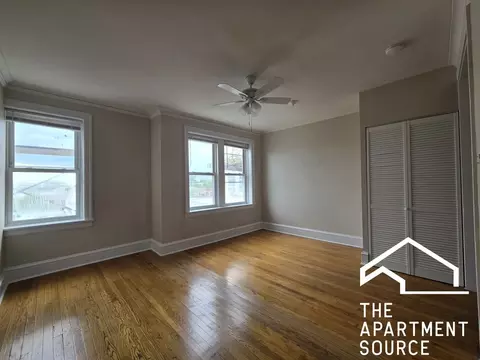 4416 N Whipple St #3W, Chicago, IL 60625