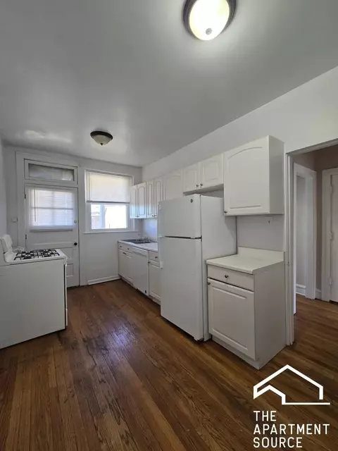 4318 N Spaulding Ave #2, Chicago, IL 60618