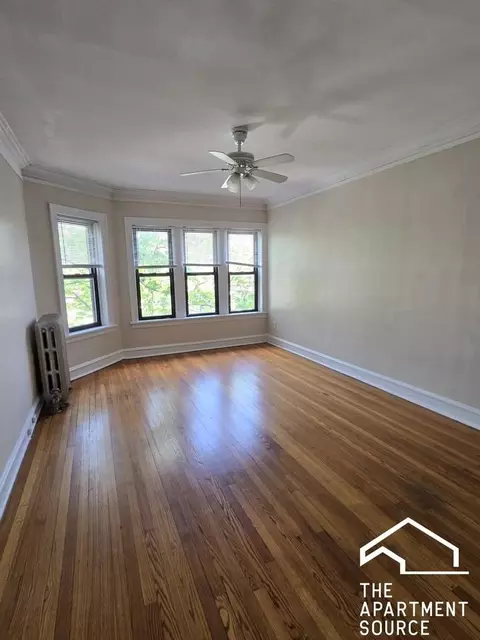 2417 W Sunnyside Ave #2, Chicago, IL 60625