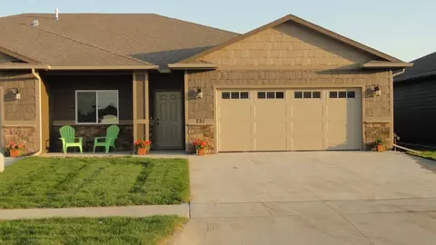 721 E 73rd St #NA, Sioux Falls, SD 57108