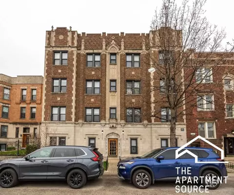 948 W Cuyler Ave #203, Chicago, IL 60613
