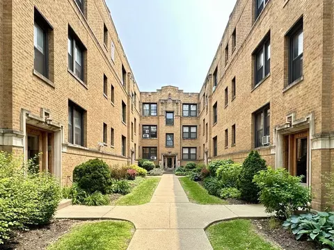 2651 N Spaulding Ave #1E, Chicago, IL 60647