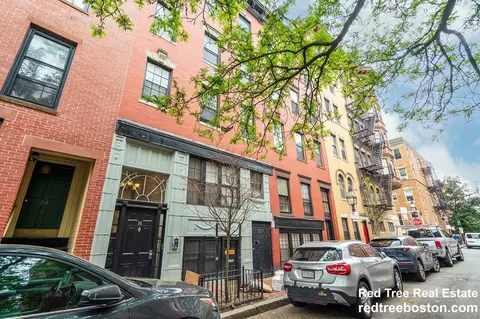 24 Phillips St #4, Boston, MA 02114