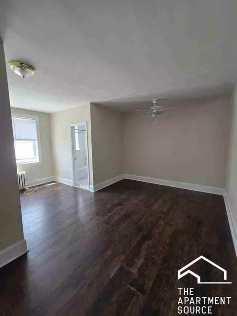 1333 W Birchwood Ave #203, Chicago, IL 60626