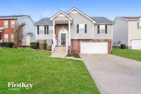 2792 Ridgepole Dr, Clarksville, TN 37040