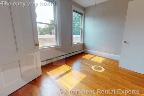 568 Green St #3, Cambridge, MA 02139