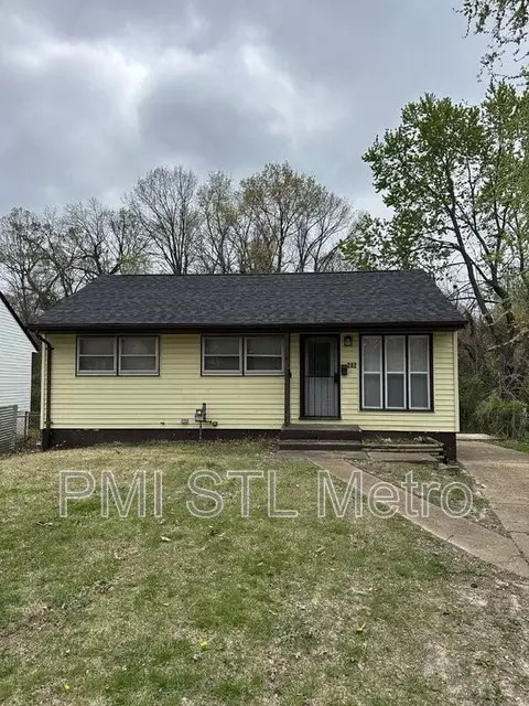 262 Estridge Rd, Glasgow Village, MO 63137