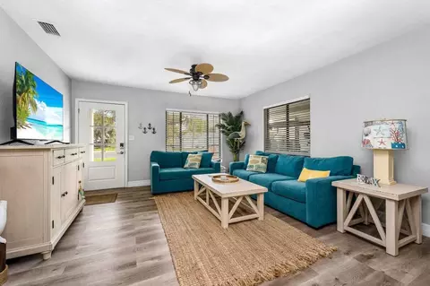 date palm ln, Saint Petersburg, FL 33707