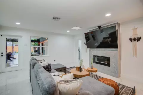 opelika st, Houston, TX 77080