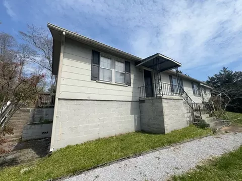 8817 Apison Pike, Ooltewah, TN 37363