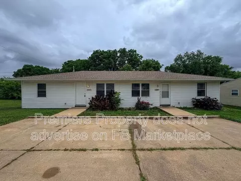 18869 E Wigwam Dr, Independence, MO 64056
