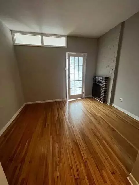 213 E 26th St #2A, New York, NY 10010