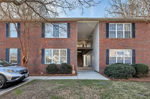 1911 Walker Ave #D, Greensboro, NC 27403