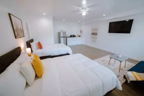5648 Berkshire Dr #5646A, Los Angeles, CA 90032