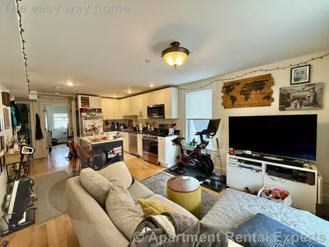 26 Putnam St #3, Somerville, MA 02143