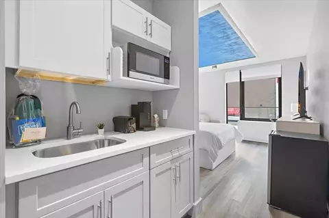 e 135th st, New York, NY 10451