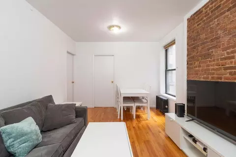 e 93rd st, New York, NY 10128