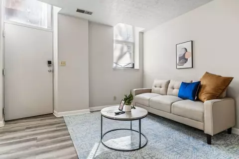 s floyd st, Louisville, KY 40202