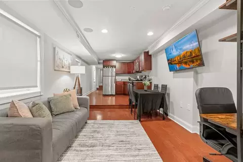 s 2nd st, Philadelphia, PA 19147