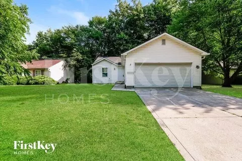 8748 Woodpointe Cir, Indianapolis, IN 46234