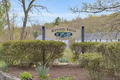 28 Armstrong Rd #C18, Coventry, CT 06238