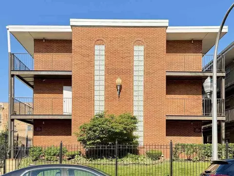 4547 N Dover St #2H, Chicago, IL 60640