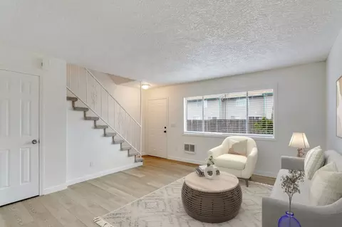 200 Kennel Ave #206, Molalla, OR 97038