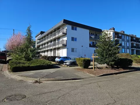 1002 N J St #14, Tacoma, WA 98403
