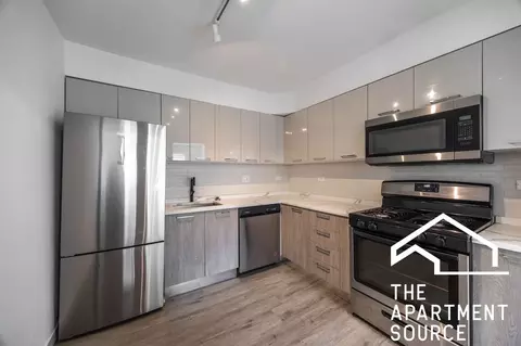 7621 N Sheridan Rd #2G, Chicago, IL 60626
