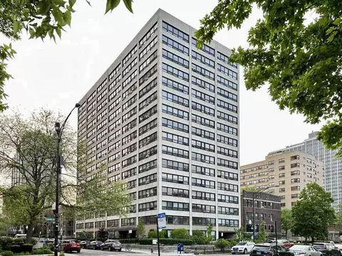 4180 N Marine Dr #208, Chicago, IL 60613