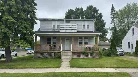 16250 Chesterfield Ave, Eastpointe, MI 48021