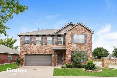 10700 Lipan Trl, Fort Worth, TX 76108