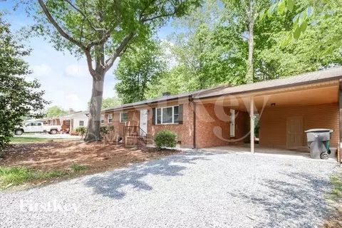3520 Langdale Dr, High Point, NC 27265