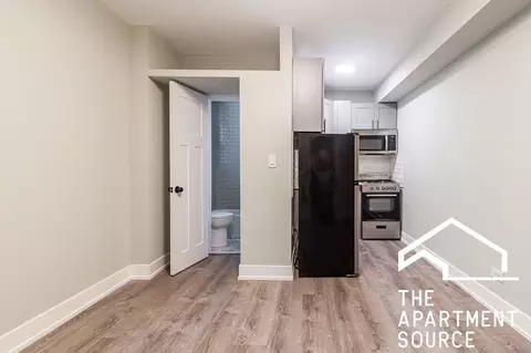 505 W Belmont Ave #2F, Chicago, IL 60657