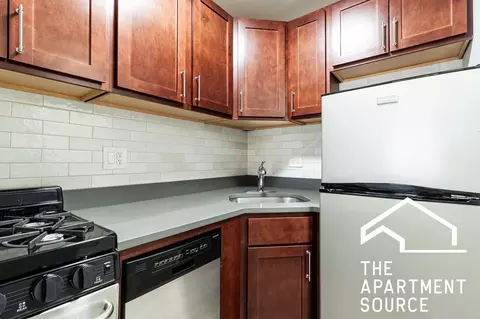445 W Barry Ave #316, Chicago, IL 60657