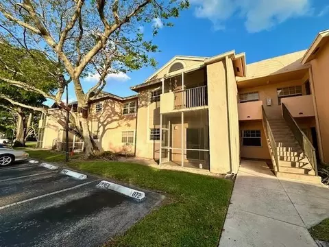 800 Cypress Park Way, Pompano Beach, FL 33064