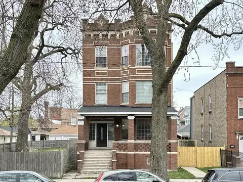 2537 N Kildare Ave #1B, Chicago, IL 60639