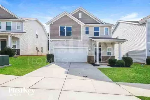 9018 Evans Woods Dr, Charlotte, NC 28215