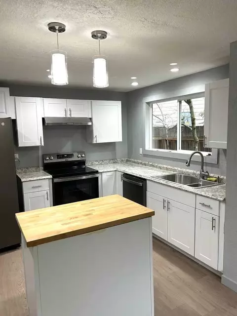 4405 228th St SW #1, Mountlake Terrace, WA 98043