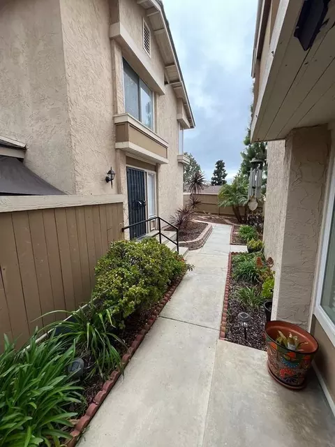 6840 Bear River Row, San Diego, CA 92139
