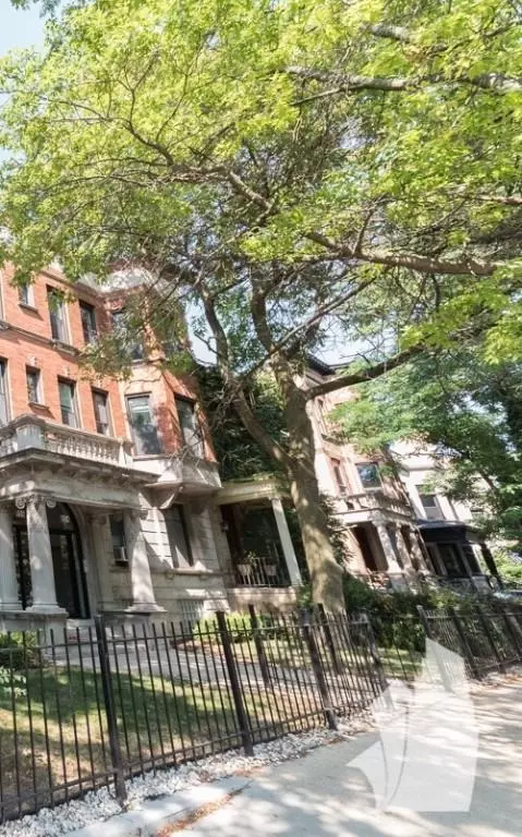 2905 N Mildred Ave #2905-3, Chicago, IL 60657