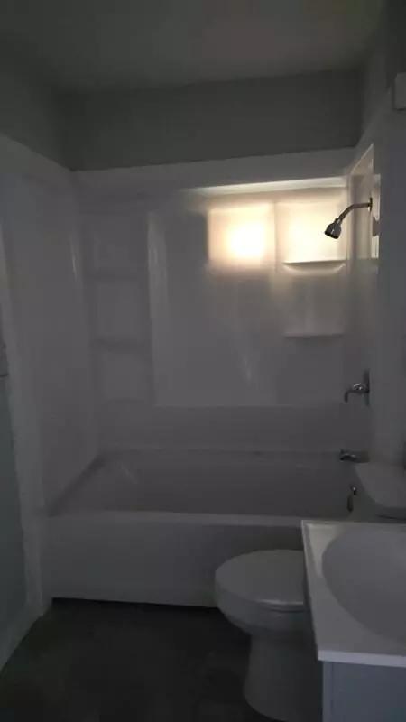 669 S 35th St, Louisville, KY 40211