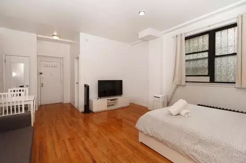 215 East 95th Street #1032068P, New York, NY 10128