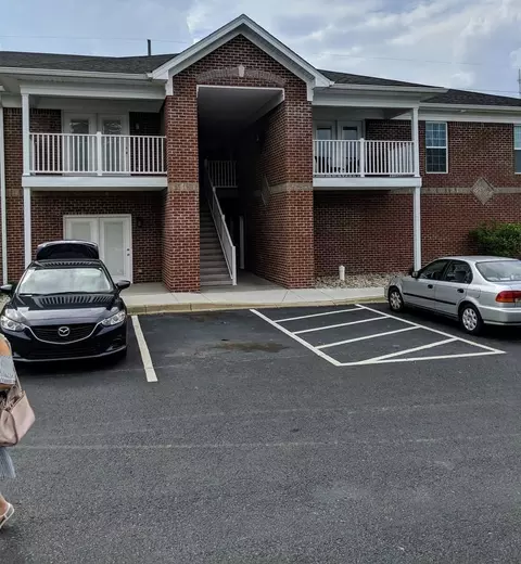 5601 Chariot Run Dr, Louisville, KY 40272