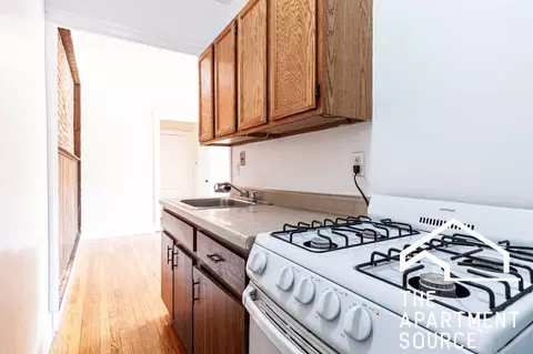955 W Cornelia Ave #3A, Chicago, IL 60657