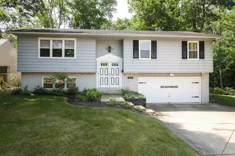 4762 Farnhurst Rd, Cleveland, OH 44124