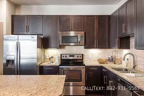 2598 Main St #38M2, Houston, TX 77002