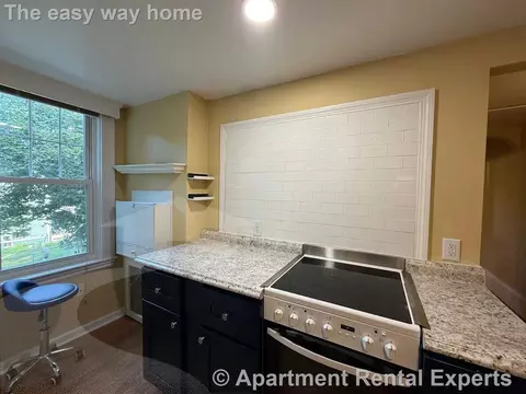 11 Beech St #2, Cambridge, MA 02140